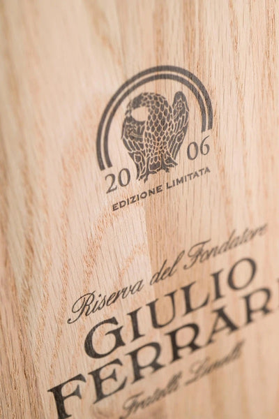 GIULIO FERRARI EDIZIONE LIMITATA 2006 "LA COPPIA" IN CASSETTA DI LEGNO ( 2 x 750mℓ )