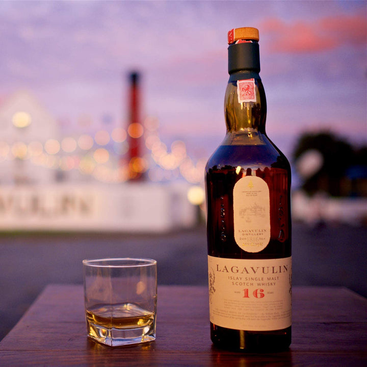 Lagavulin 16年　700ml Lagavullin-16YO-